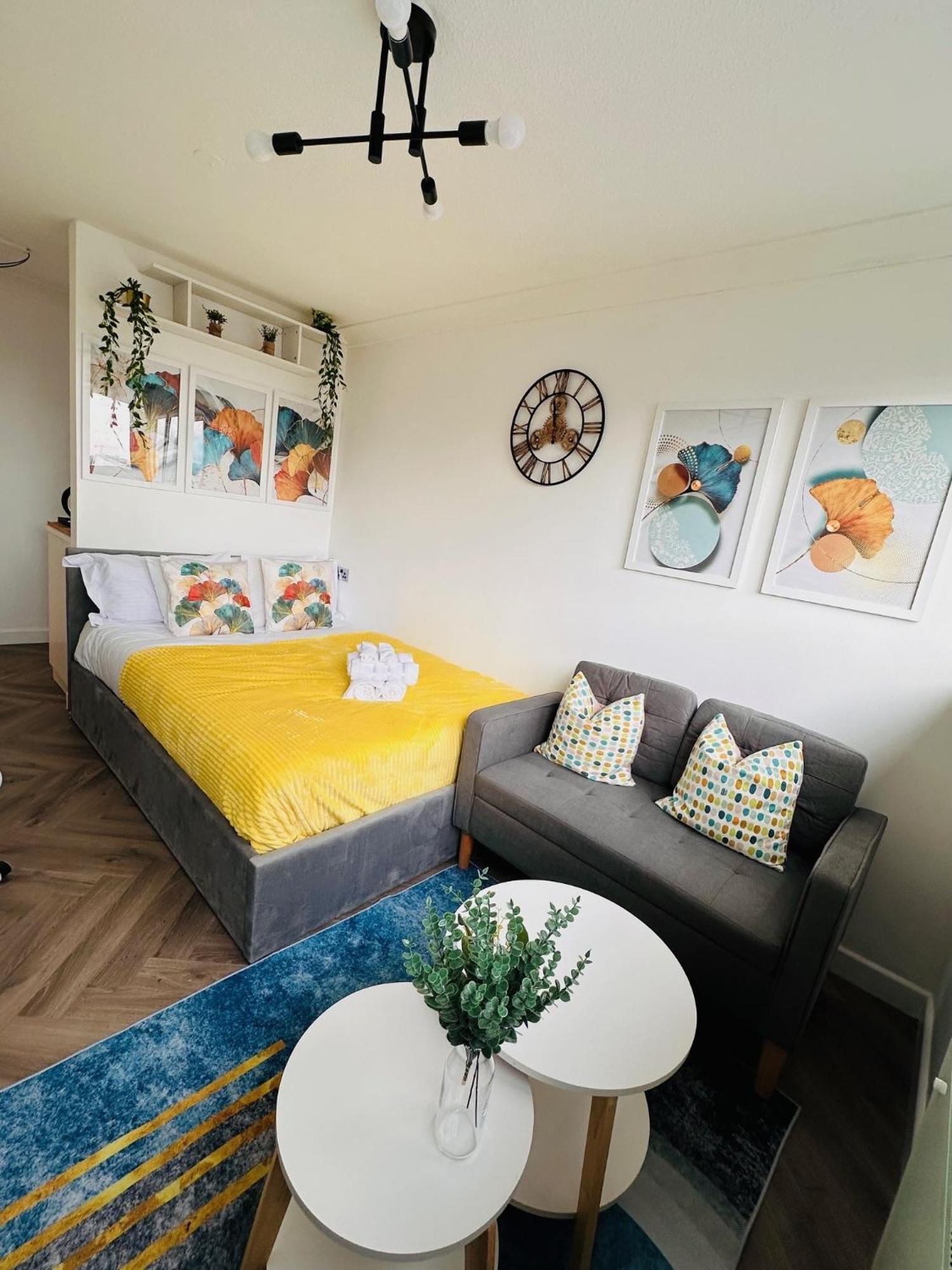 R1 - Private Room In Modern Shared Apartment, Each With Kitchenette, Central Бирмингем Экстерьер фото